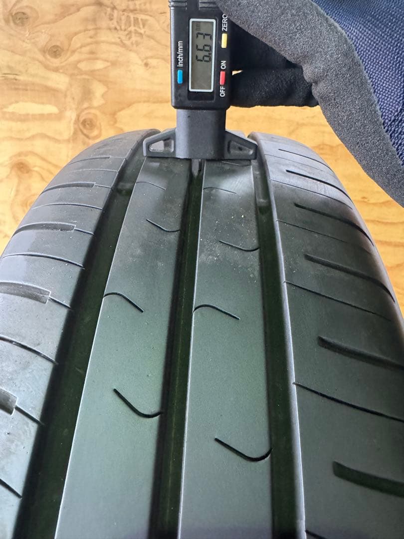 195/65R15 TOYOナノエナジー夏タイヤ4本。