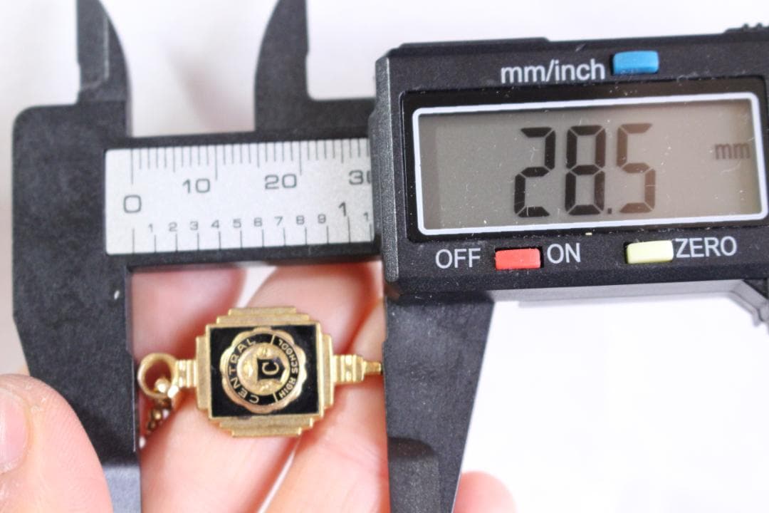50’～70’　カレッジペンダント　チャーム　高校　卒業　ギフト　古着　クラス