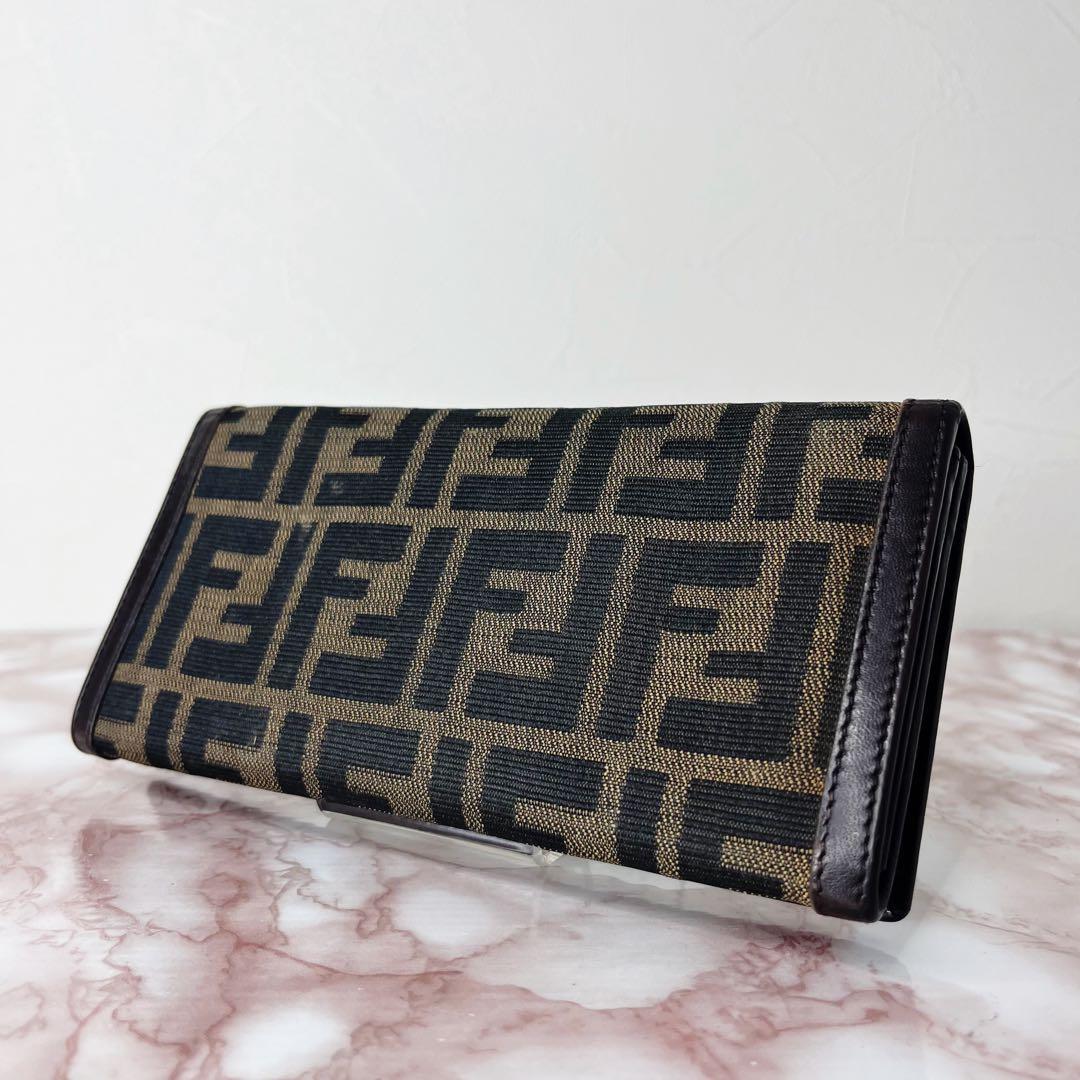 50【極美品】FENDI 二つ折り財布 長財布