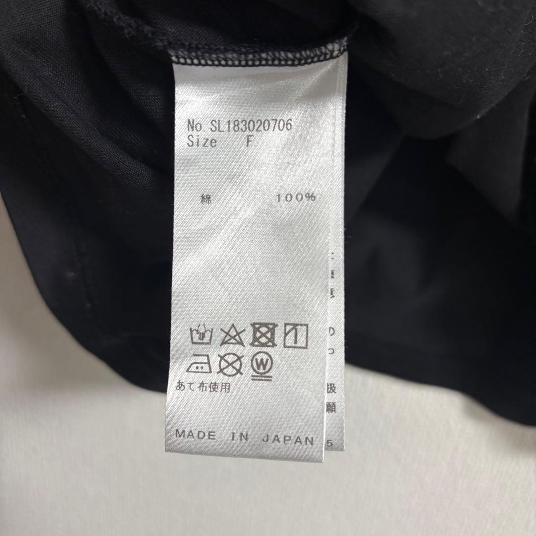sheller シェリエ✨she Tシャツ　Tシャツ　ロゴ　トップス　ブラック