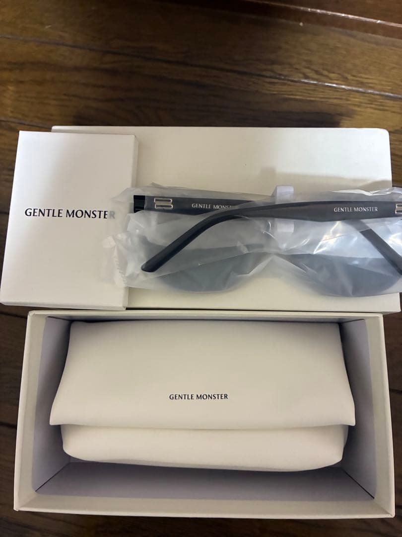 GENTLE MONSTER サングラス　BY