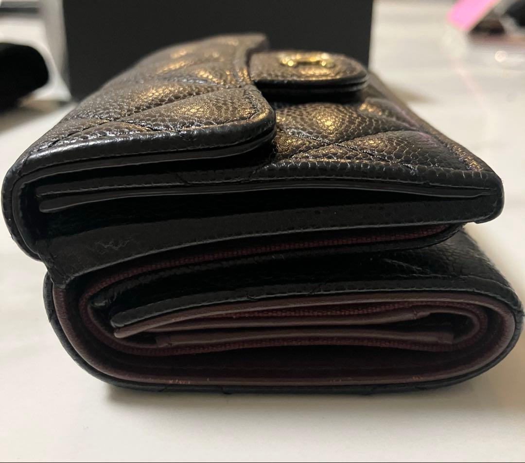 シャネル　三つ折り財布　ミニ財布　キャビアスキン