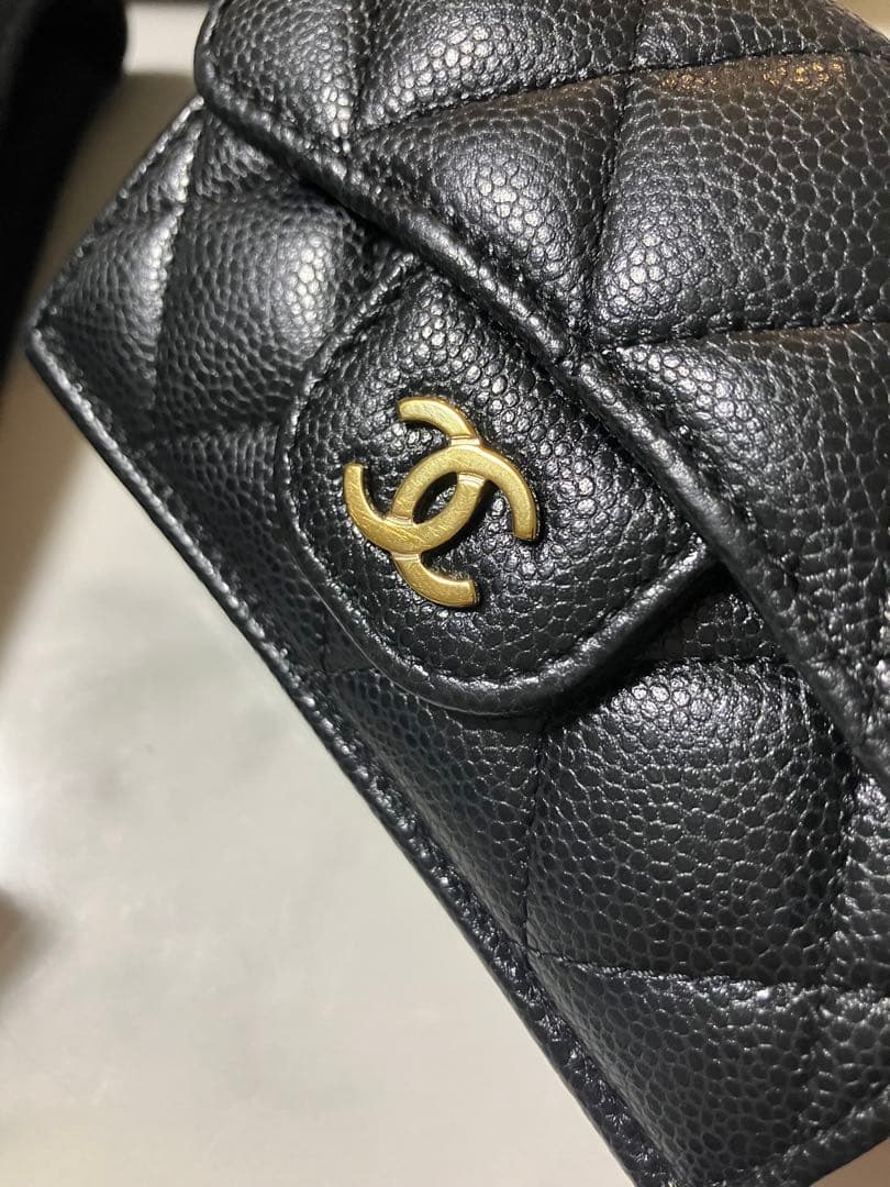 シャネル　三つ折り財布　ミニ財布　キャビアスキン