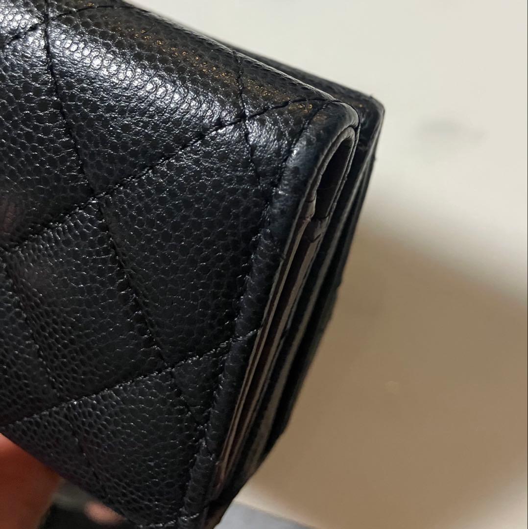 シャネル　三つ折り財布　ミニ財布　キャビアスキン