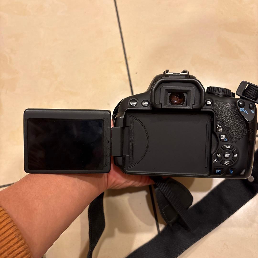 Canon EOS 2000D デジタル一眼レフカメラ