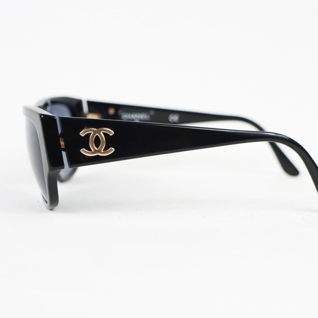 CHANEL スクエア型 サングラス ケース付き