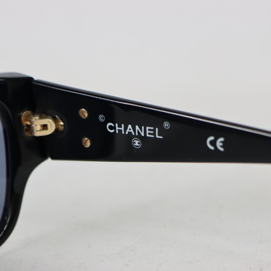 CHANEL スクエア型 サングラス ケース付き