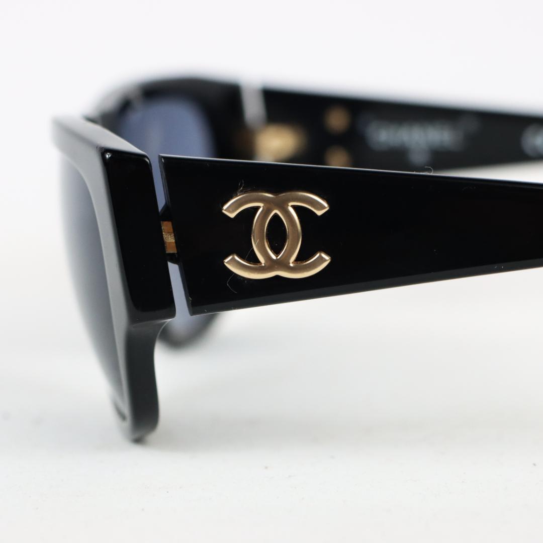 CHANEL スクエア型 サングラス ケース付き