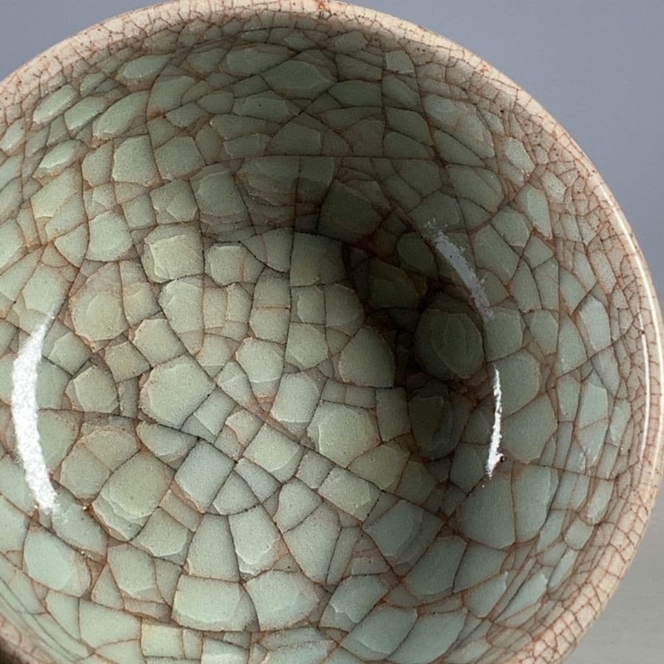 官窯氷割れ片碗を開きます  工芸品 美術品 置物