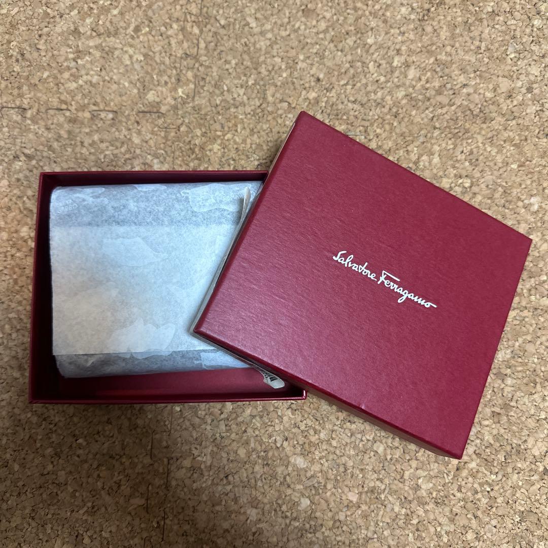 Salvatore Ferragamo 二つ折り財布 黒