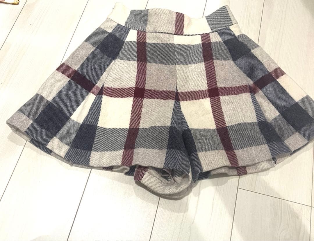 BLUE LABEL CRESTBRIDGE ショートパンツ　キュロットパンツ
