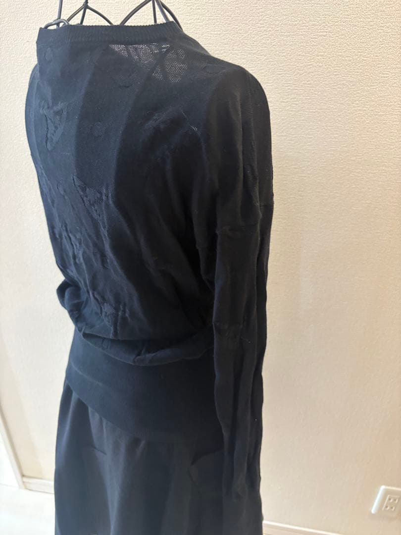 ⭐︎美品⭐︎ヴィヴィアンウエストウッド　黒いボタン付き長袖カーディガン可愛いオシャレ