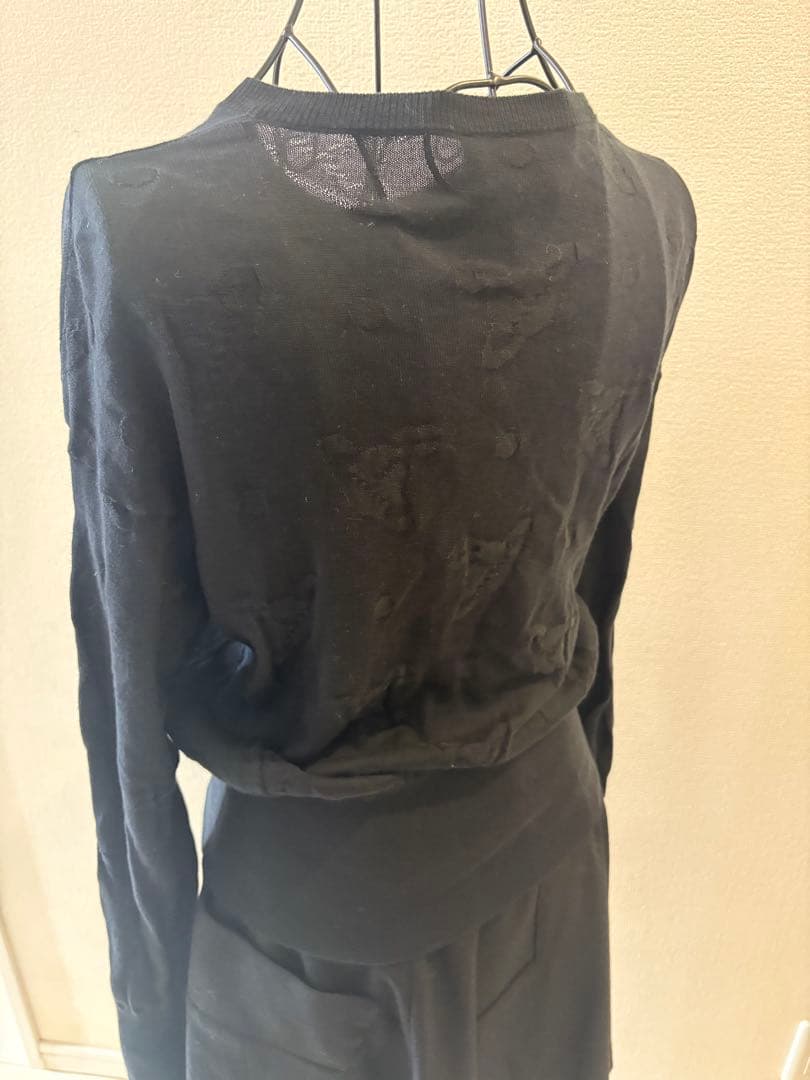 ⭐︎美品⭐︎ヴィヴィアンウエストウッド　黒いボタン付き長袖カーディガン可愛いオシャレ