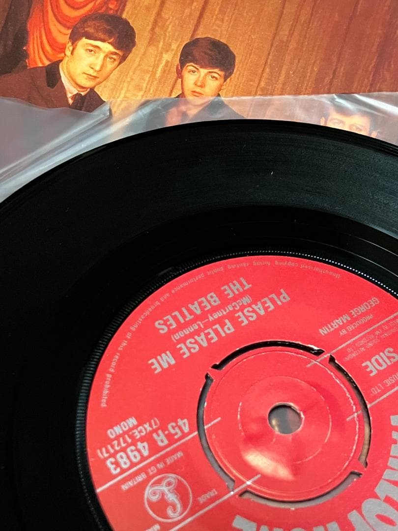 レア！UKレコード・The Beatles Singles Collection
