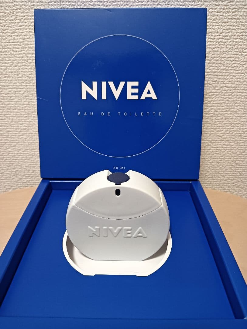 新品　ニベア　香水