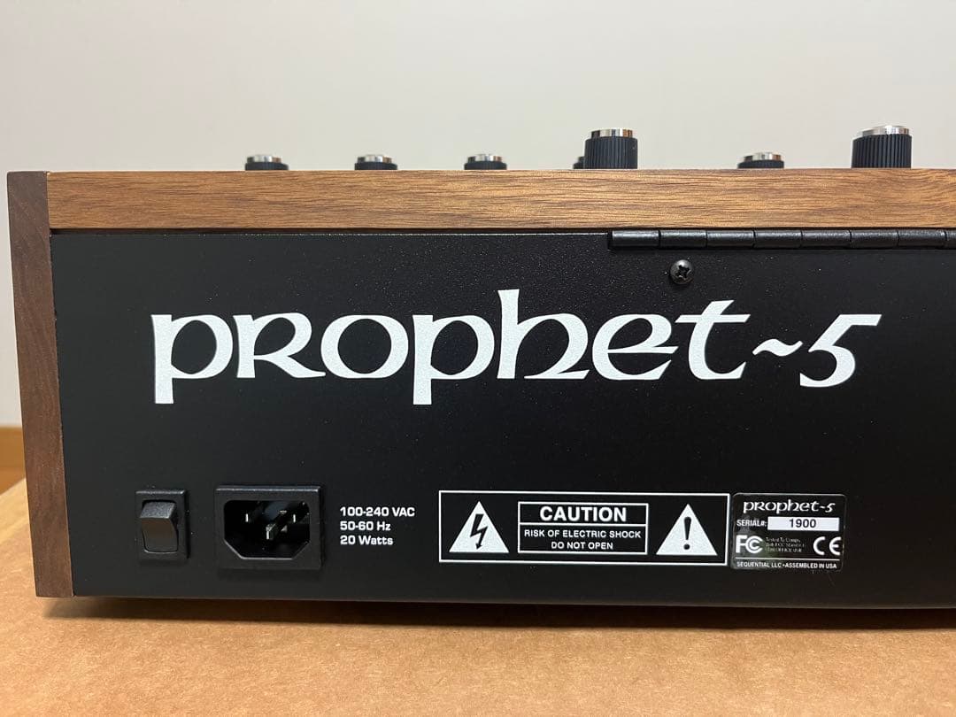 Sequential Prophet-5 Rev.4美品 アナログシンセサイザー