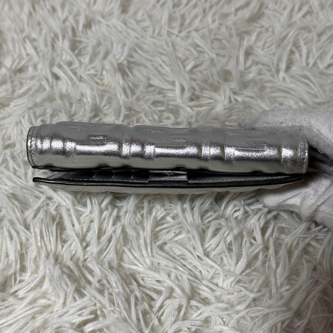 極美品✨FENDI フェンディ　折り財布　バゲット FFモチーフ　極希少カラー