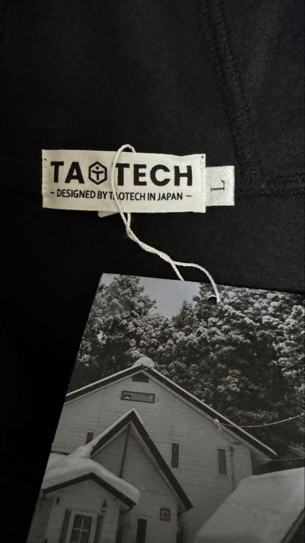 新品・未使用！！　TA TECH ブラック フード付き Lサイズ