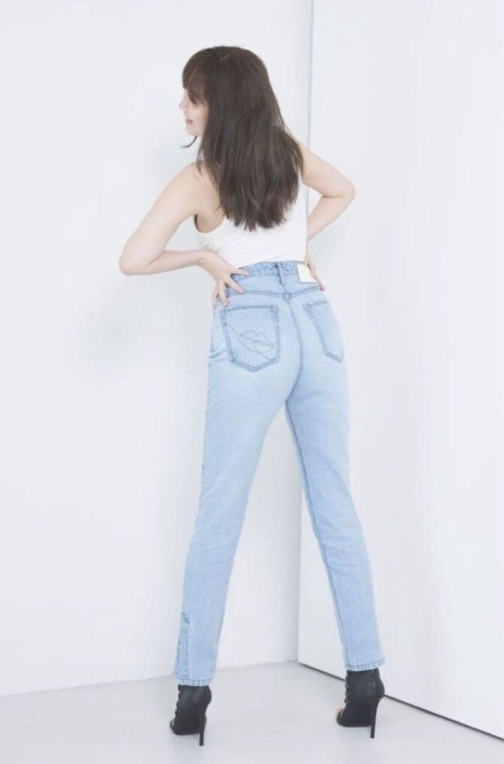 Her lip to ハイウエストデニム Tokyo 25 light blue