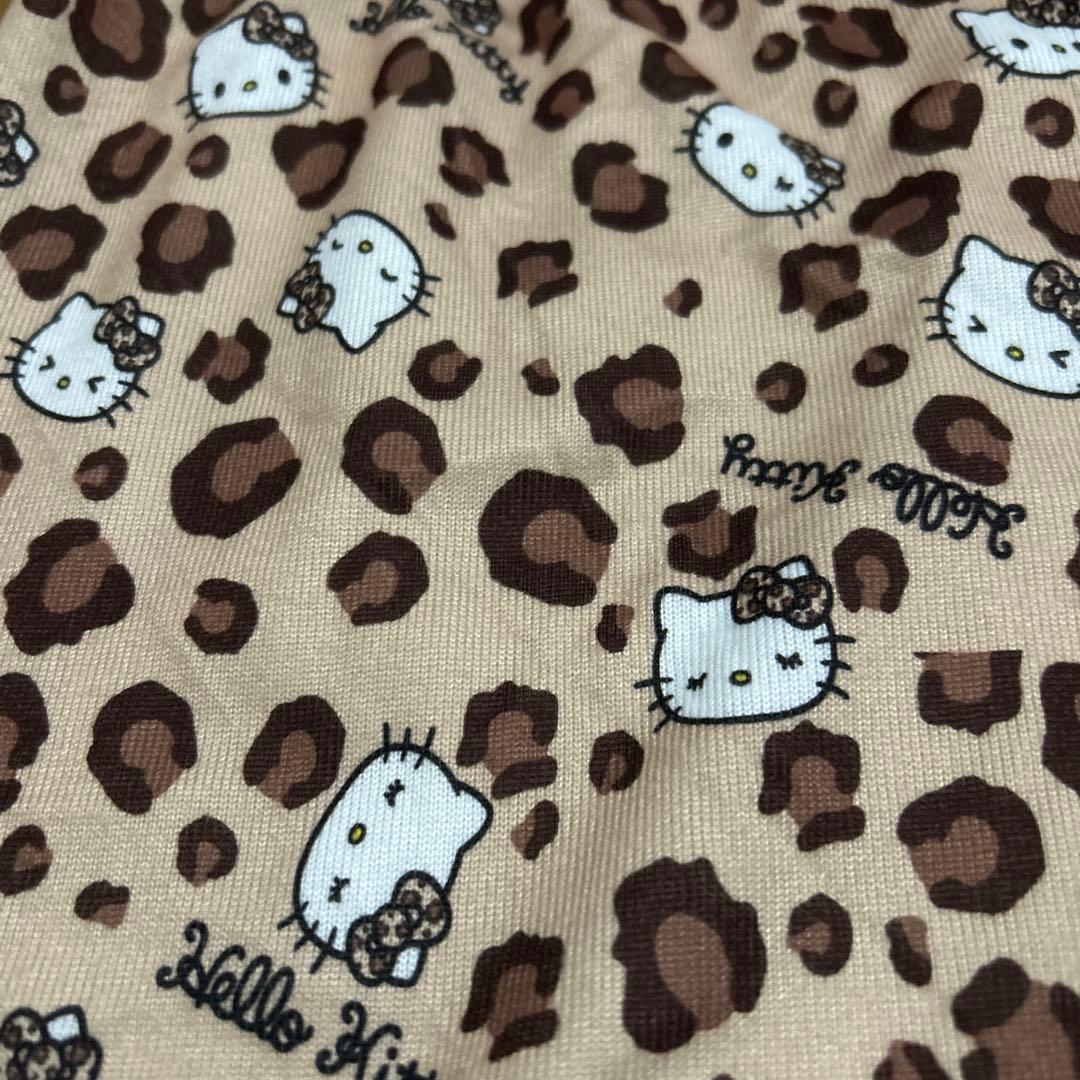 新品　ハローキティ　モコモコ　パジャマ　ヒョウ柄　上下セット　長袖　M〜L