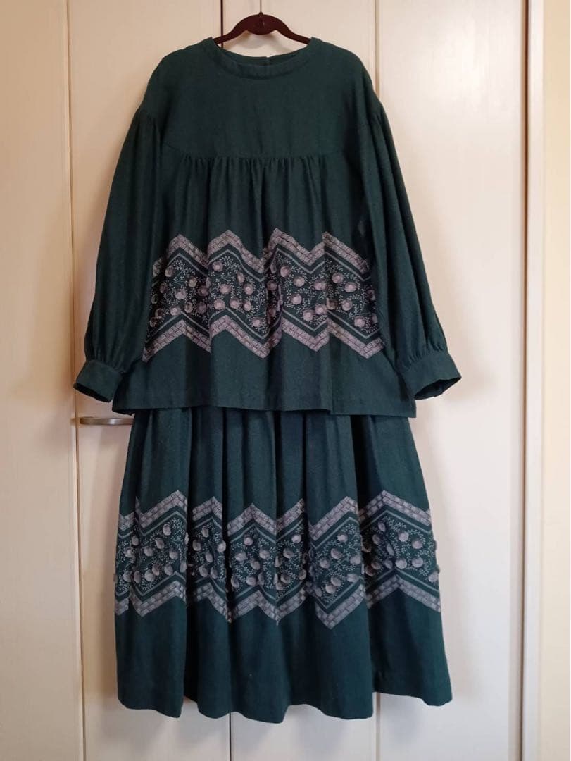 ツハルバイサマンサモスモス　刺繍ヨーク切替ブラウス　スカート　セットアップ