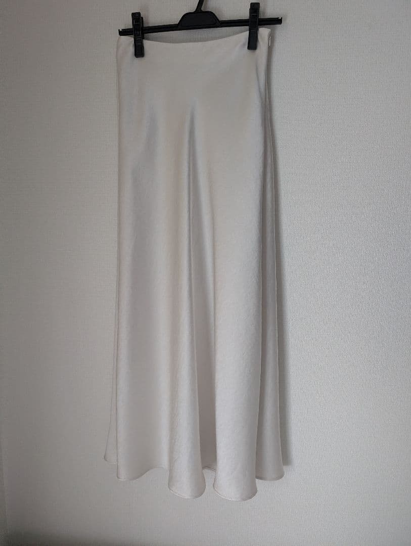 【美品】IENAサテンバイアススカート 36
