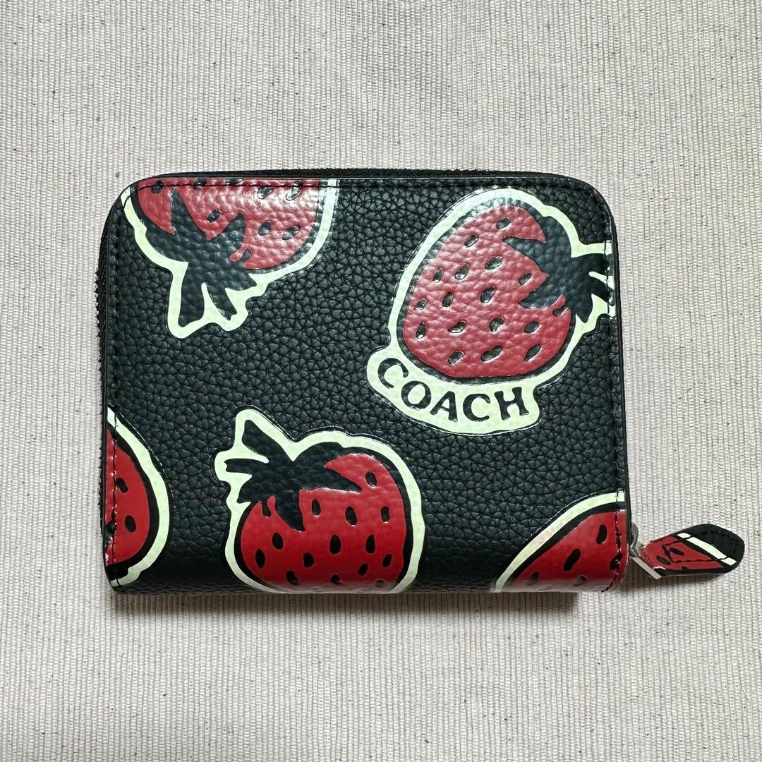 コーチ COACH 二つ折り財布 いちご柄