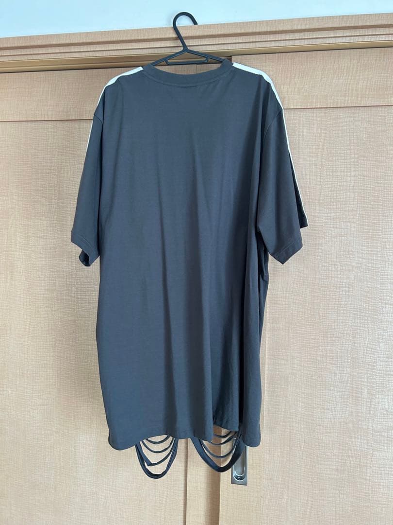 adidas AVAVAV Tシャツ