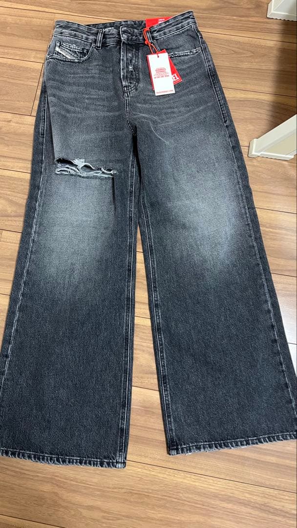 Diesel D-Sire W24L30 ワイドデニム 新品タグ付き