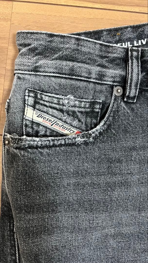 Diesel D-Sire W24L30 ワイドデニム 新品タグ付き