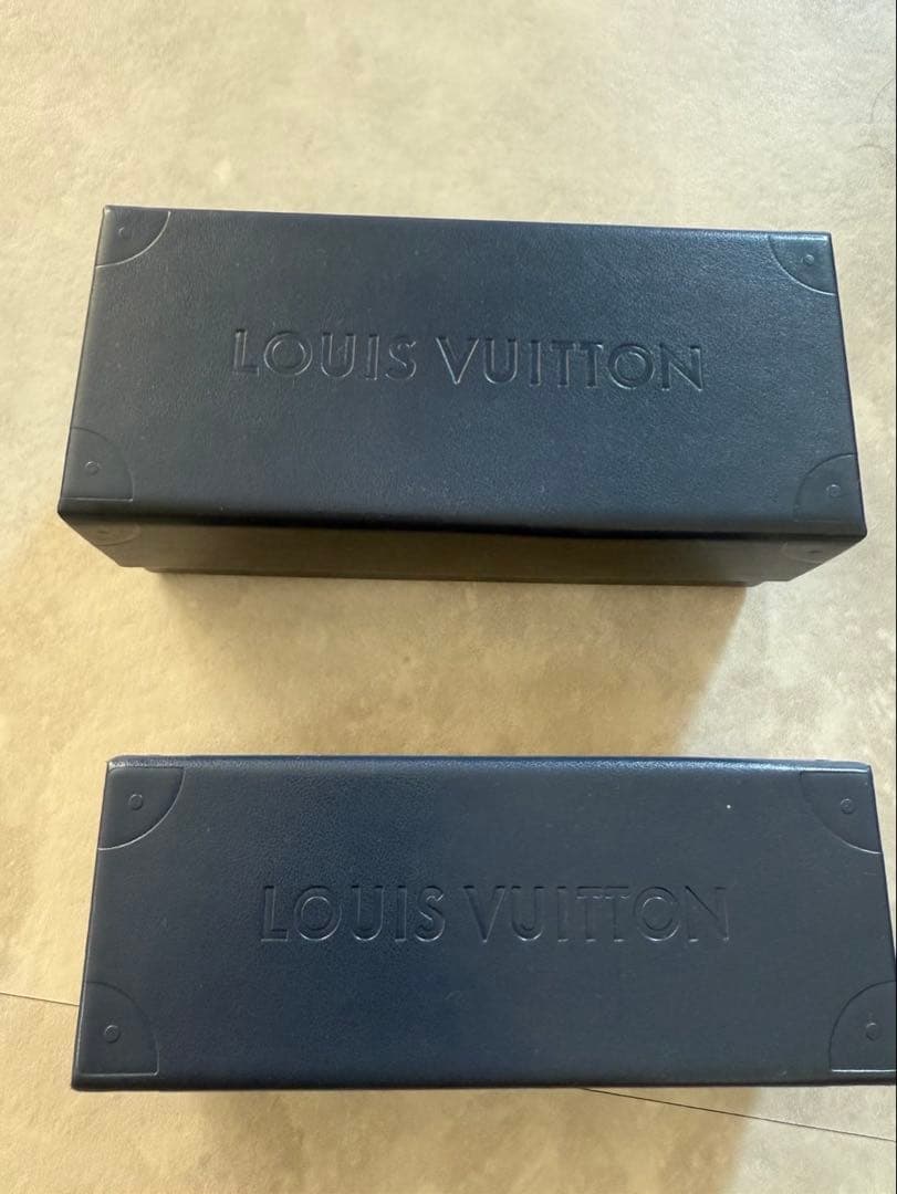 LOUIS VUITTON LV スプリット キャットアイ サングラス