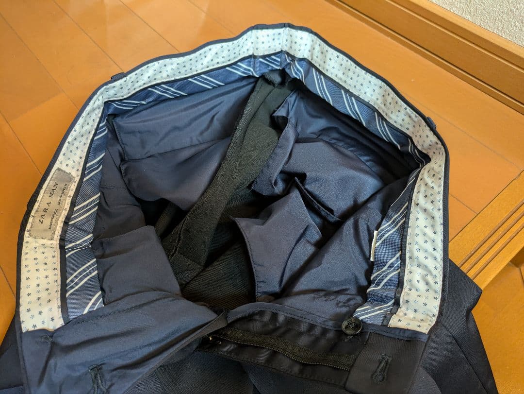ZARA メンズスーツ（ネイビー）美品　XL