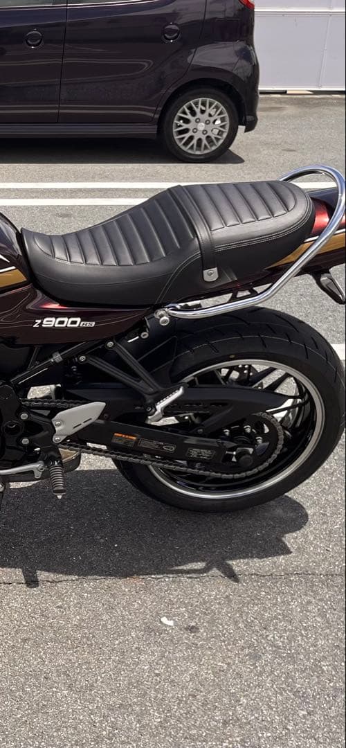 R*）様 【送料込み】2025年式Z900RS 純正シート 美品