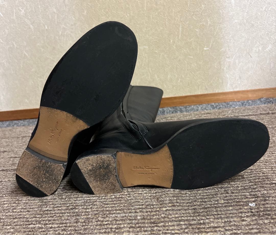 Salvatore Ferragamo ブーツ　ブラック
