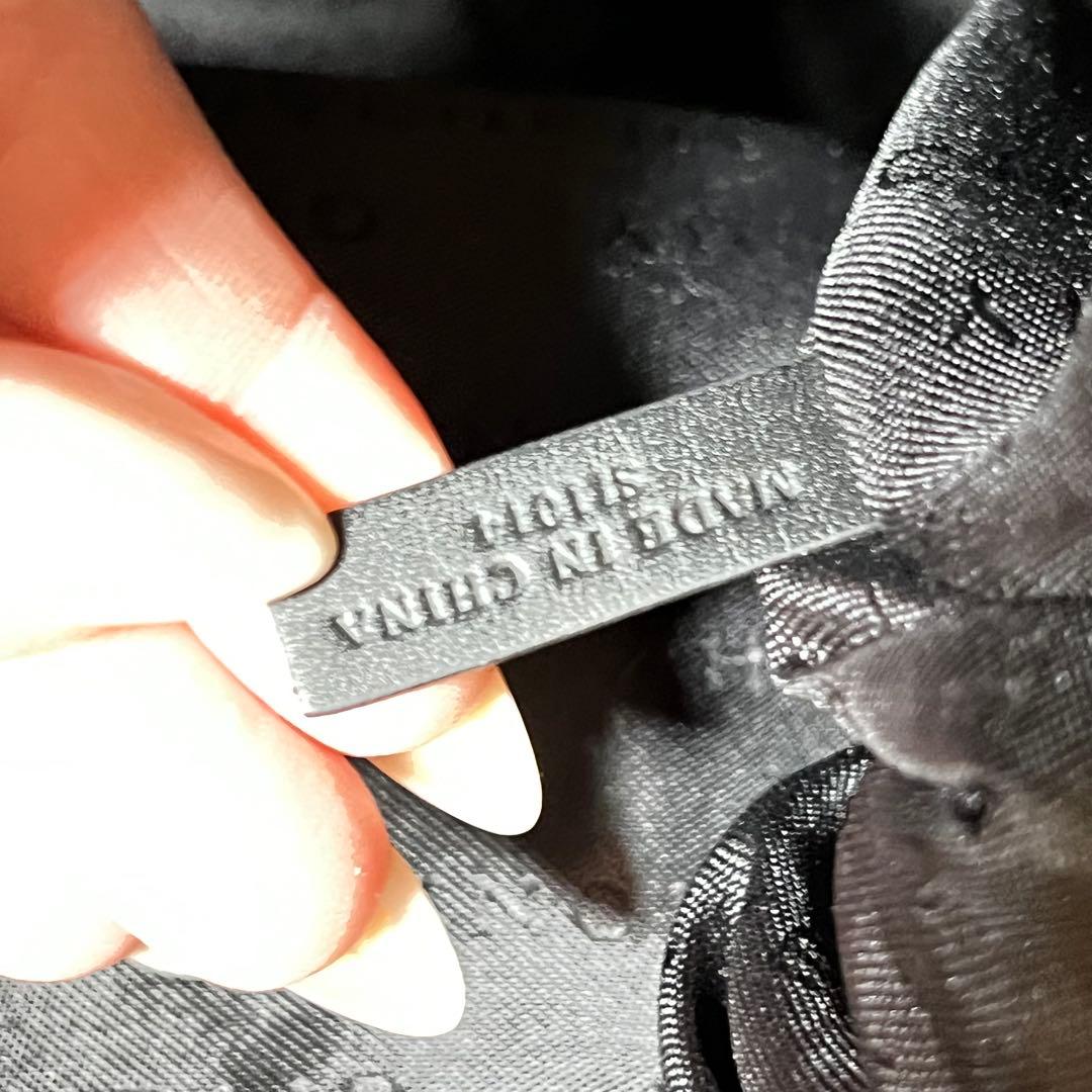 GIVENCHY ブラック ロゴ ハンドバッグ　ユニセックス