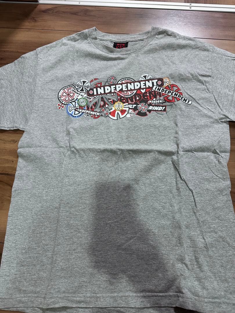 ま*さ様 限定値下げ　INDEPENDENT ロゴプリント Tシャツ グレー