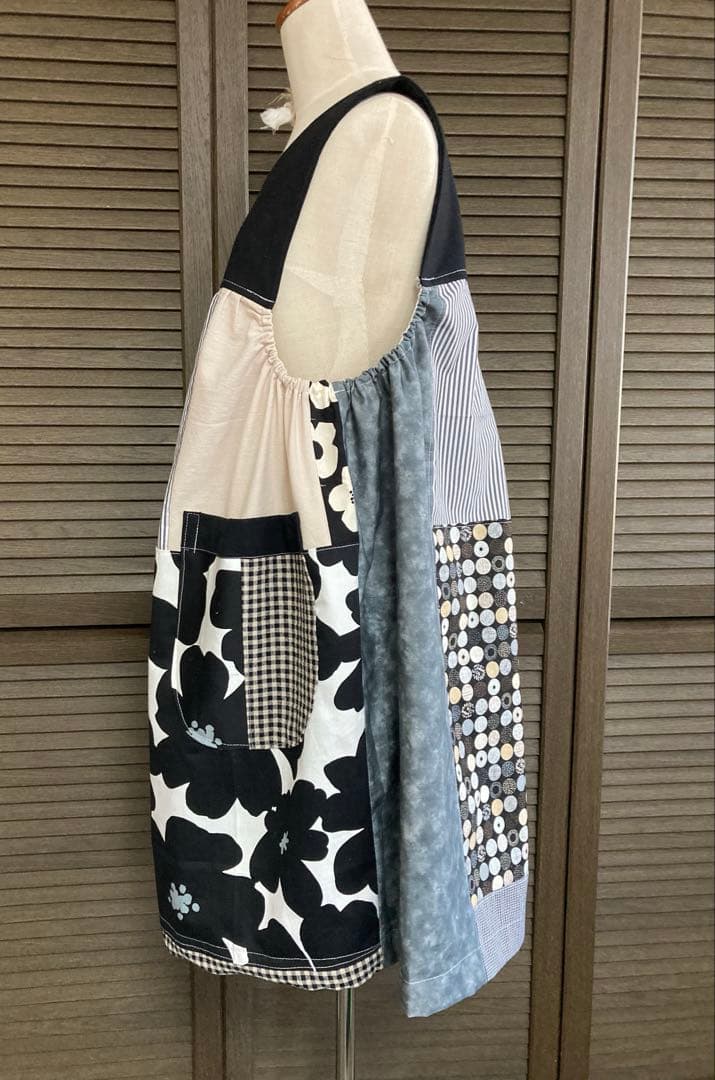 専用　エプロン　ハンドメイド　保育士　パッチワーク　ワンピース