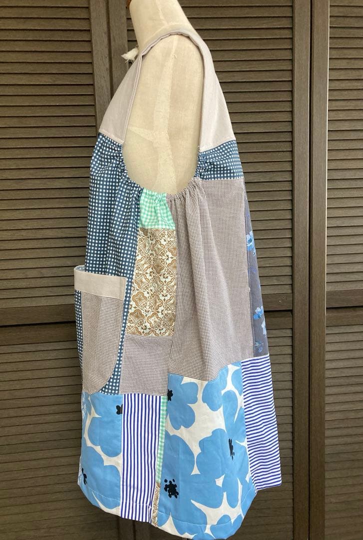 専用　エプロン　ハンドメイド　保育士　パッチワーク　ワンピース