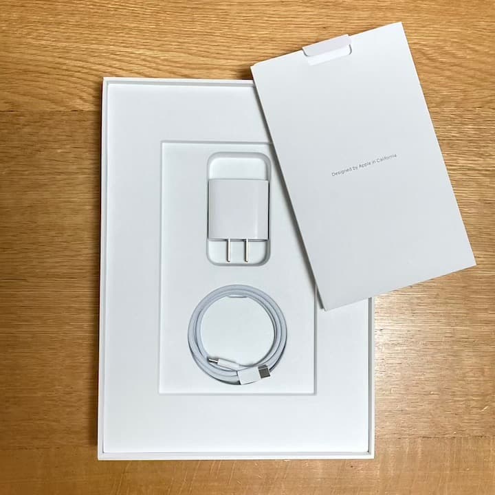 iPad（第10世代）Wi-Fi 64GB シルバー 美品 付属品完備