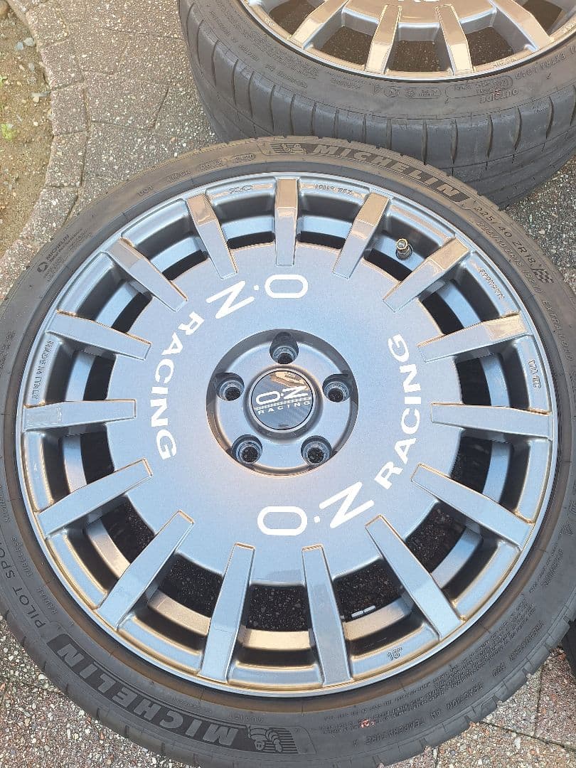 タイヤ・ホイール OZ Rally Racing 18inch 8j+45