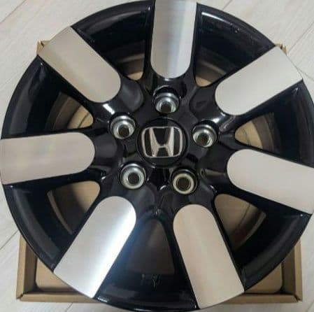 【早いもの勝ち！】ホンダ フリードエアー　純正ホイール 新車外し４本　ナットなし