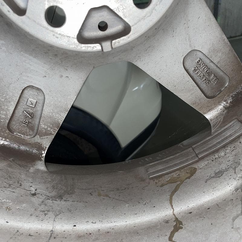 コンチネタル　18インチ　スタッドレスタイヤ　冬タイヤ　225/45R18