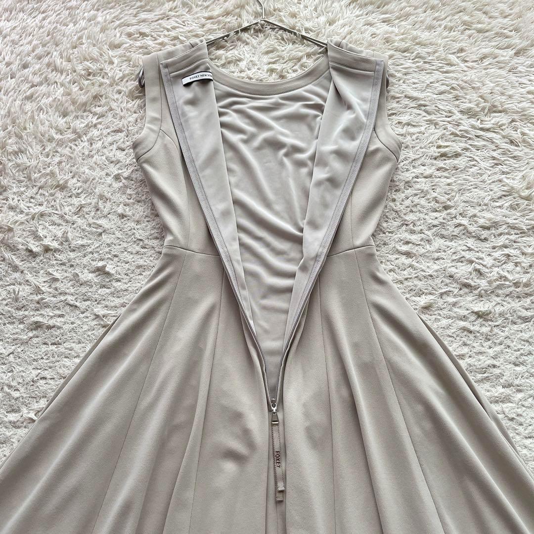フォクシー ひざ丈ワンピース Dress フレア Aライン ベージュ 38サイズ