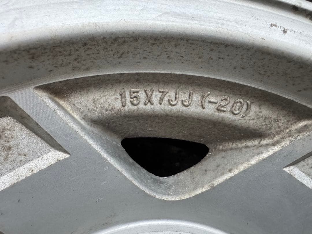 トヨタ　78プラド 純正ホイール　265/70R15 スタッドレス