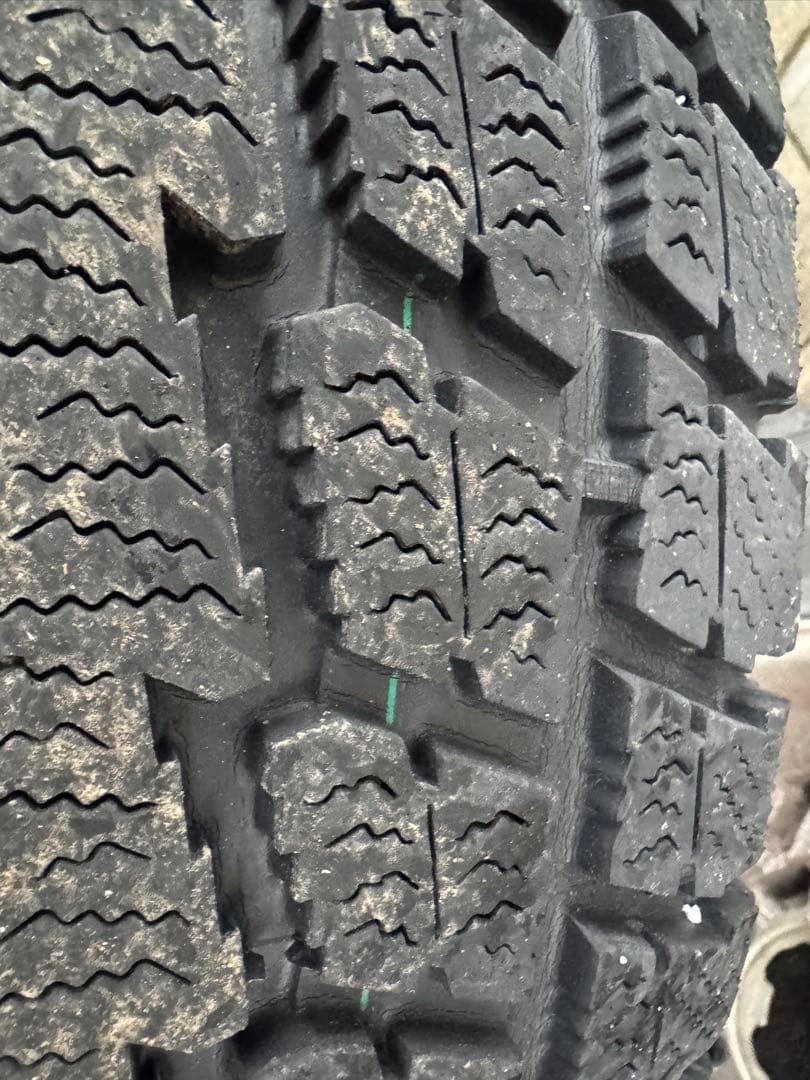 トヨタ　78プラド 純正ホイール　265/70R15 スタッドレス