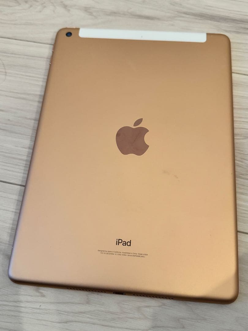 Apple iPad ゴールド　本体