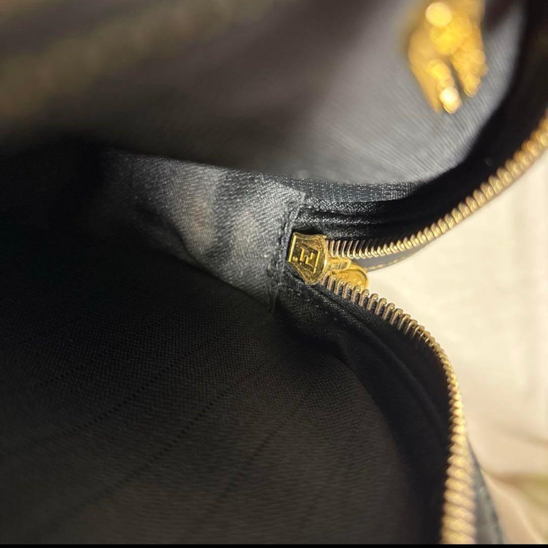 希少　FENDI 型　丸型　ショルダーバック　ポーチ