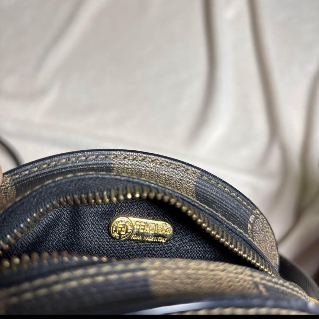 希少　FENDI 型　丸型　ショルダーバック　ポーチ