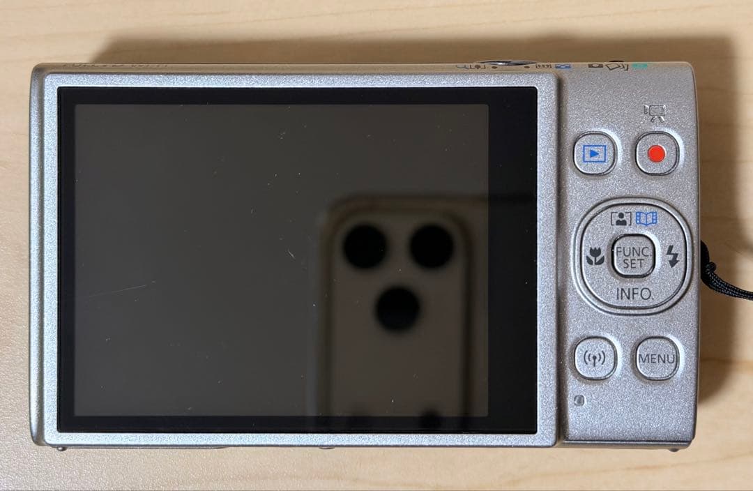 hana　美品Canon IXY 650 コンパクトデジタルカメラ