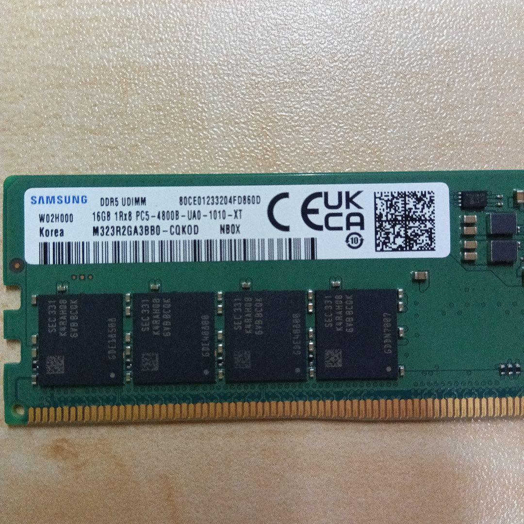 Samsung 16GB DDR4 2400MHz メモリ